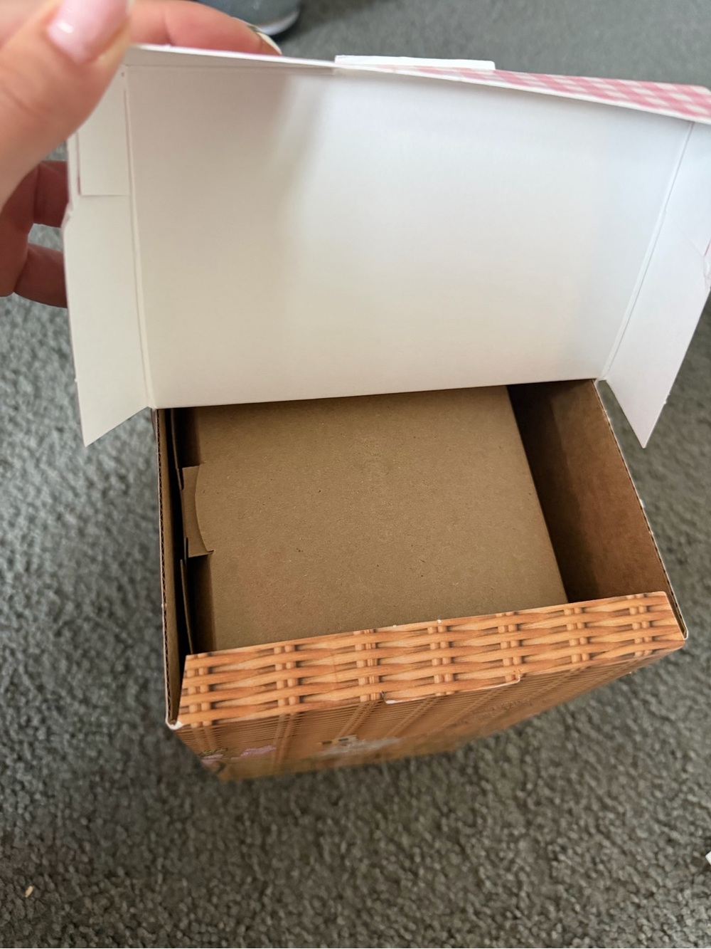 Bath & Body Works Pink Picnic Basket Gift Set - Picture 10 of 10